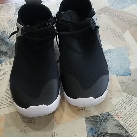 Sneakers - Picture 1 of 4